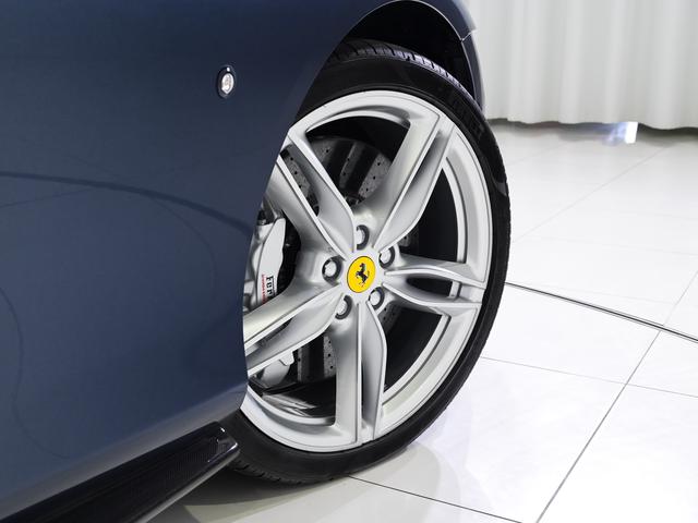 ローマ Ｆ１　ＤＣＴ　２０ｉｎｃｈクローム仕上　フェラーリ認定中古車　メーカー保証付　フェラーリ・ロードサイドアシスタンス　Ｆｅｒｒａｒｉ　Ａｐｐｒｏｖｅｄ　Ｂｌｕ　Ｒｏｍａ（24枚目）