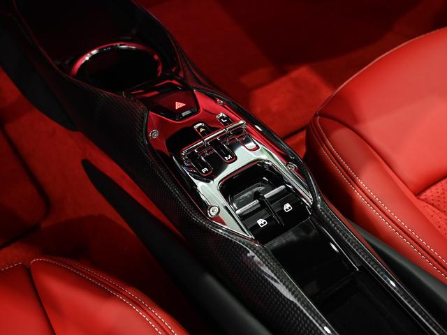 296GTB F1 DCT フェラーリ認定中古車 メーカー保証付 フェラーリ・ロードサイドアシスタンス Ferrari Approved(4枚目)