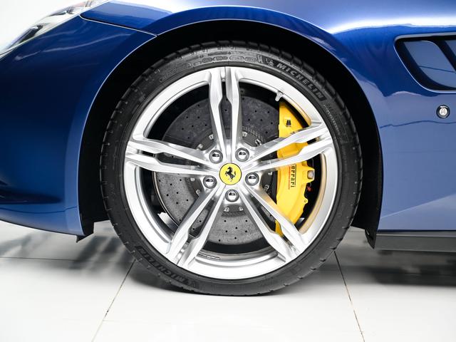 GTC4ルッソ フェラーリ認定中古車 メーカー保証付 フェラーリ・ロードサイドアシスタンス Ferrari Approved Blu Tour de France / Sabbia(3枚目)