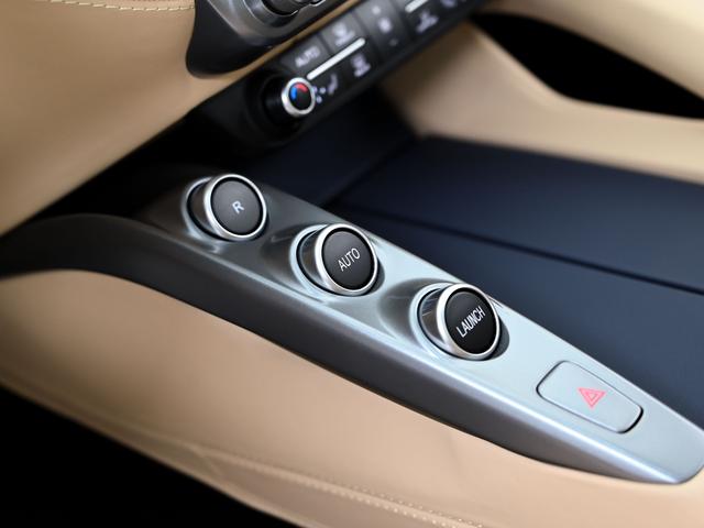 GTC4ルッソ フェラーリ認定中古車 メーカー保証付 フェラーリ・ロードサイドアシスタンス Ferrari Approved Blu Tour de France / Sabbia(27枚目)