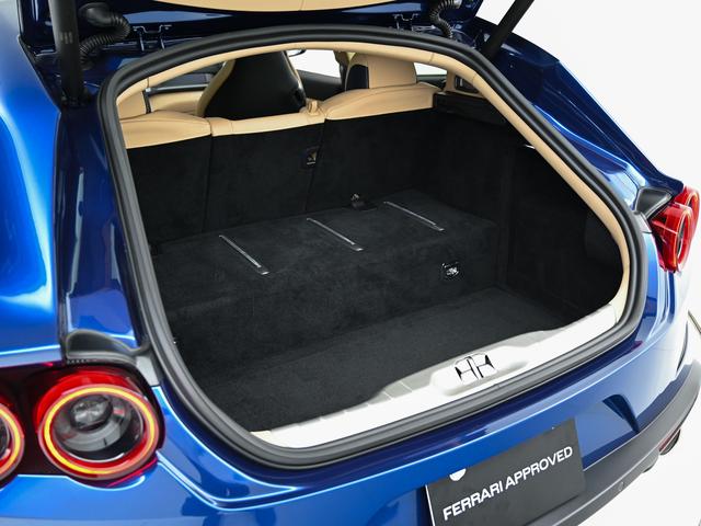 GTC4ルッソ フェラーリ認定中古車 メーカー保証付 フェラーリ・ロードサイドアシスタンス Ferrari Approved Blu Tour de France / Sabbia(33枚目)