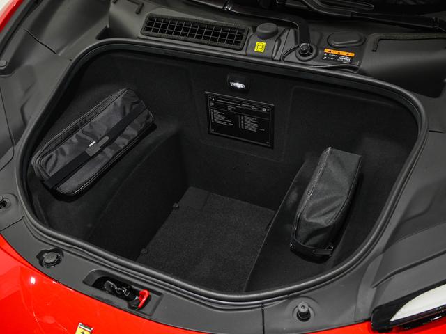 296GTB フェラーリ認定中古車 メーカー保証付 フェラーリ・ロードサイドアシスタンス Ferrari Approved 20インチ・ダイヤモンドカット鍛造ホイール ベンチレーテッド・フル電動シート(17枚目)