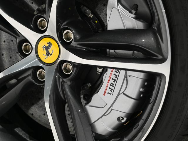 296GTB フェラーリ認定中古車 メーカー保証付 フェラーリ・ロードサイドアシスタンス Ferrari Approved 20インチ・ダイヤモンドカット鍛造ホイール ベンチレーテッド・フル電動シート(30枚目)