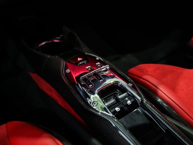 296GTB F1 DCT デイトナカーボンファイバーレーシングシート フェラーリ認定中古車 メーカー保証付 フェラーリ・ロードサイドアシスタンス Ferrari Approved Rosso Corsa(14枚目)