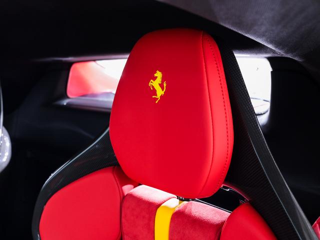 296GTB F1 DCT デイトナカーボンファイバーレーシングシート フェラーリ認定中古車 メーカー保証付 フェラーリ・ロードサイドアシスタンス Ferrari Approved Rosso Corsa(17枚目)