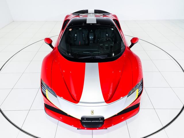 SF90スパイダー ベースグレード フェラーリ認定中古車メーカー保証付 フェラーリロードサイドアシスタンス Ferrari Approved 20インチ・ダイアモンド研磨仕上げ・スポーツホイール(鍛造)カーボンファイバーレーシングシート(52枚目)