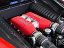 4.5L V8自然吸気エンジンは570cvを発揮し、回転上昇の鋭さとリニアな加速をお楽しみいただけます。