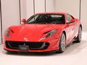 ボディカラーはRosso Corsa(赤)にインテリアはNero(黒)の組み合わせでございます。