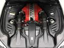 V12 自然吸気エンジンからは690cv を出力します。