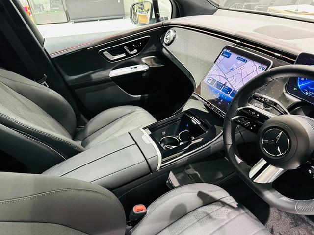 ＥＱＥ ＳＵＶ ＥＱＥ３５０　４マチック　ＳＵＶ　ＡＭＧラインパケジ　４ＷＤ　ＭＰ２０２４０１　有償色／エクスクルーシブＰ　認定中古車　障害物センサー　エアサスペンション　電動シート　シートヒーター　オートマチックハイビーム　フロント／サイド／バックカメラ（17枚目）