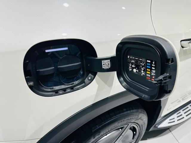 ＥＱＥ ＳＵＶ ＥＱＥ３５０　４マチック　ＳＵＶ　ＡＭＧラインパケジ　４ＷＤ　ＭＰ２０２４０１　有償色／エクスクルーシブＰ　認定中古車　障害物センサー　エアサスペンション　電動シート　シートヒーター　オートマチックハイビーム　フロント／サイド／バックカメラ（31枚目）