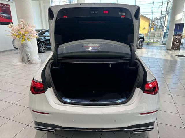 Ｓクラス Ｓ４５０ｄ　４マチック　ＡＭＧラインパッケージ　（ＩＳＧ搭載モデル）　ディーゼルターボ　４ＷＤ　ＭＰ２０２４０２　有償色／ベーシックＰ／ドライバーズＰ／レザー　認定中古車　オートマチックハイビーム　エアサスペンション　ＥＴＣ　電動シート（8枚目）