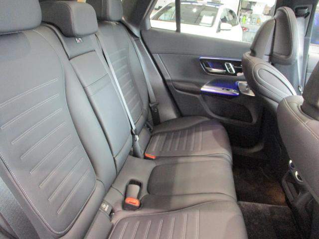 ＧＬＣ ＧＬＣ３５０ｅ　４Ｍポーツ　エディションスター　４ＷＤ　ＭＰ２０２４０２　認定中古車　コラムＭＴモード付９ＡＴ　アダプティブクルーズコントロール　全周囲カメラ　障害物センサー　エアサスペンション　ナビ　フルセグ　ミュージックプレイヤー接続可（24枚目）