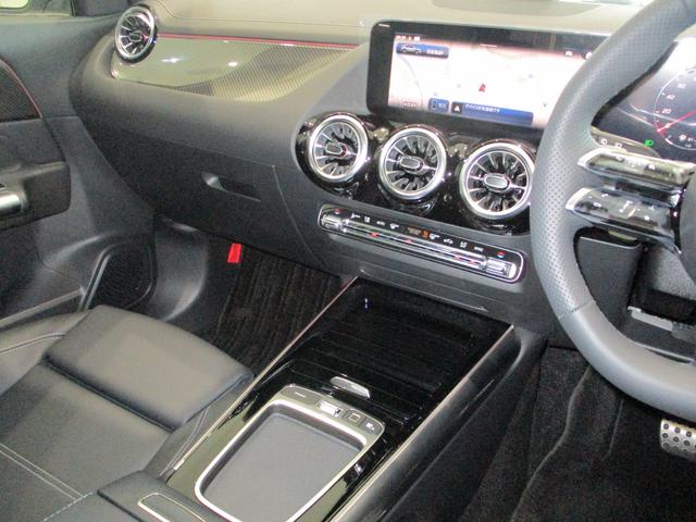GLAクラス GLA200d 4マチック アーバンスターズ ディーゼルターボ 4WD MP202601(24枚目)