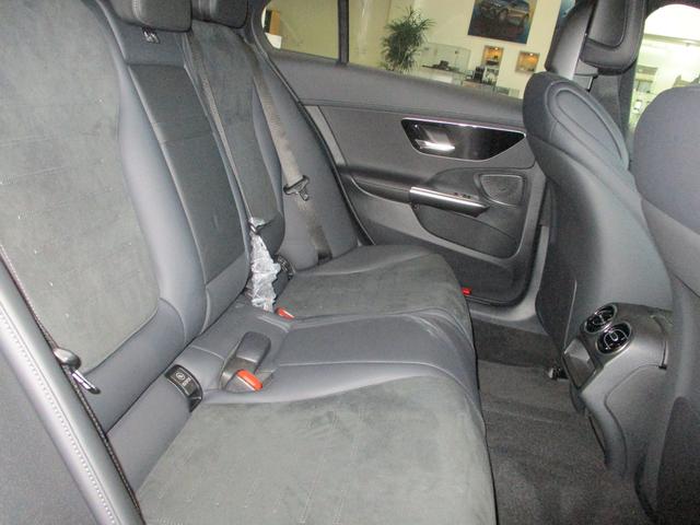 Cクラス C220d スポーツ (ISG) ディーゼルターボ MP202502 有償色(22枚目)