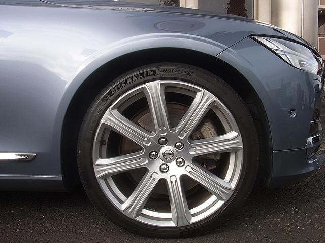 S90 T6 AWD インスクリプション ガラスサンルーフ ファインナッパレザー シートヒーター ベンチレーション ステアリングヒーター マッサージ機能 B&Wプレミアムオーディオ 9インチナビ TV 360カメラ ドラレコ レーダー(29枚目)