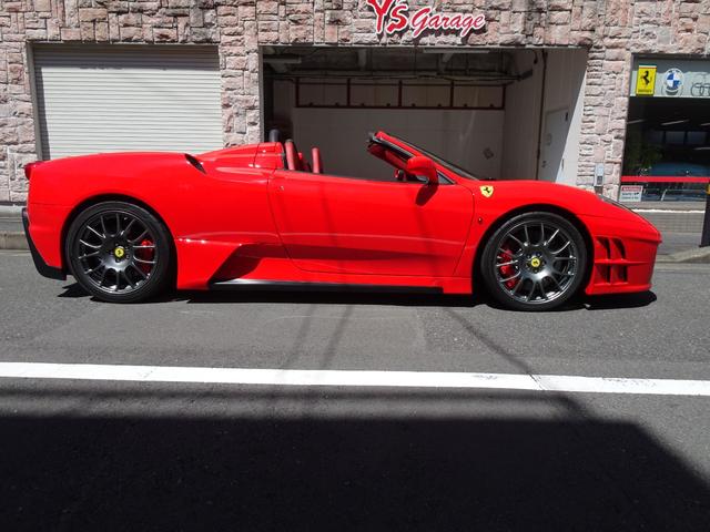 Ｆ４３０スパイダー Ｆ１　正規ディーラー車・ＡＳＩエアロボディキット・ＡＳＩ＆ＩＴＯレーシングコラボエキゾースト可変・カーボンブレーキ・レッドキャリパー・カーボンステアリング・ＢＢＳ１９インチＡＷ・ＯＰＳシートクラッチ６０％（7枚目）