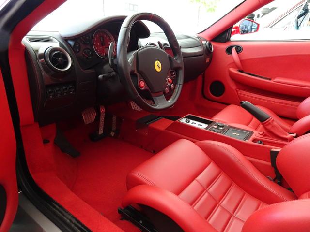 Ｆ４３０スパイダー Ｆ１　正規ディーラー車・ＡＳＩエアロボディキット・ＡＳＩ＆ＩＴＯレーシングコラボエキゾースト可変・カーボンブレーキ・レッドキャリパー・カーボンステアリング・ＢＢＳ１９インチＡＷ・ＯＰＳシートクラッチ６０％（25枚目）