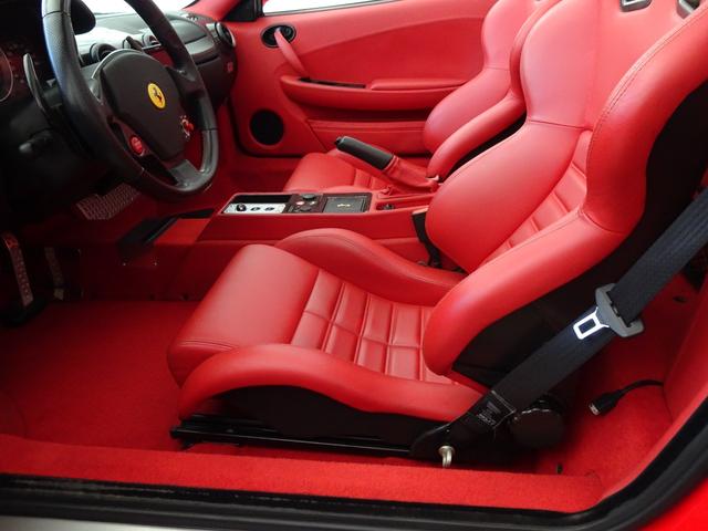 Ｆ４３０スパイダー Ｆ１　正規ディーラー車・ＡＳＩエアロボディキット・ＡＳＩ＆ＩＴＯレーシングコラボエキゾースト可変・カーボンブレーキ・レッドキャリパー・カーボンステアリング・ＢＢＳ１９インチＡＷ・ＯＰＳシートクラッチ６０％（26枚目）