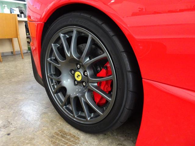 Ｆ４３０スパイダー Ｆ１　正規ディーラー車・ＡＳＩエアロボディキット・ＡＳＩ＆ＩＴＯレーシングコラボエキゾースト可変・カーボンブレーキ・レッドキャリパー・カーボンステアリング・ＢＢＳ１９インチＡＷ・ＯＰＳシートクラッチ６０％（52枚目）