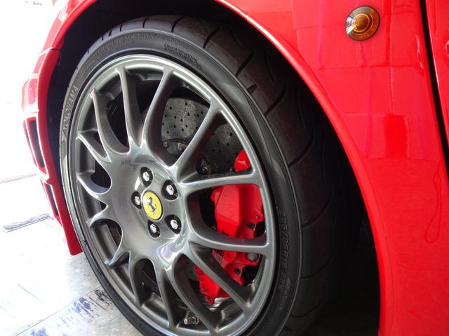 Ｆ４３０スパイダー Ｆ１　正規ディーラー車・ＡＳＩエアロボディキット・ＡＳＩ＆ＩＴＯレーシングコラボエキゾースト可変・カーボンブレーキ・レッドキャリパー・カーボンステアリング・ＢＢＳ１９インチＡＷ・ＯＰＳシートクラッチ６０％（57枚目）
