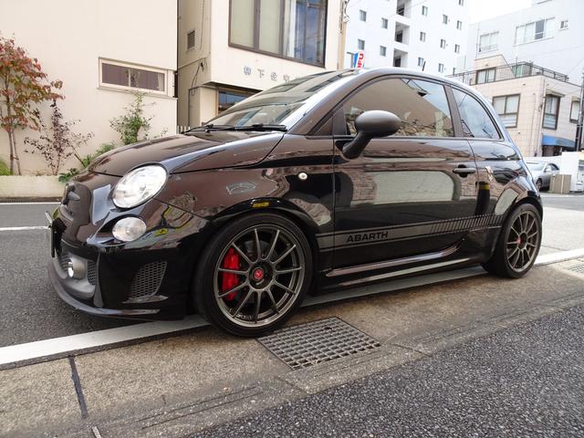 アバルト５９５ コンペティツィオーネ　アッソパルティーレ１７ＡＷ・フォクトランドサスペンション・コニーアブソーバー・ＡＳＳＯエアクリーナ・ブレンボーキャリパー・ドリルドローター・ハーフレザーシート・社外ナビ・レコードモンツァーマフラー（10枚目）