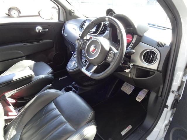 アバルト５９５ ツーリズモ　タイベル交換済み２３８５５Ｋ・レコードモンツアーマフラー・１７インチＡＷ・社外カロッツェリアナビ・カンポヴォーロ・キーイルミネーション・アディショナルＬＥＤ（8枚目）