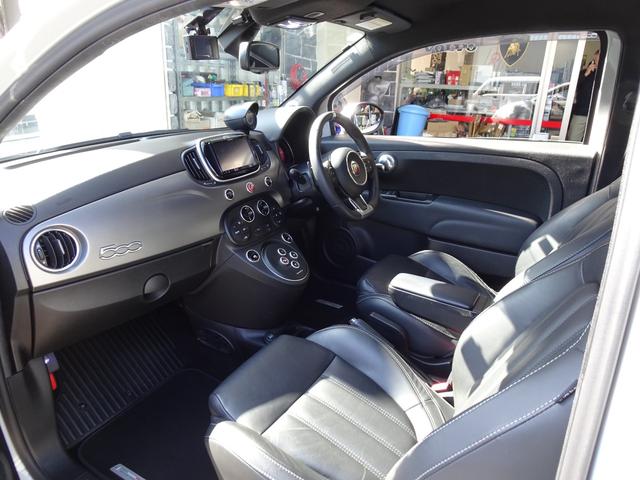 アバルト５９５ ツーリズモ　タイベル交換済み２３８５５Ｋ・レコードモンツアーマフラー・１７インチＡＷ・社外カロッツェリアナビ・カンポヴォーロ・キーイルミネーション・アディショナルＬＥＤ（10枚目）