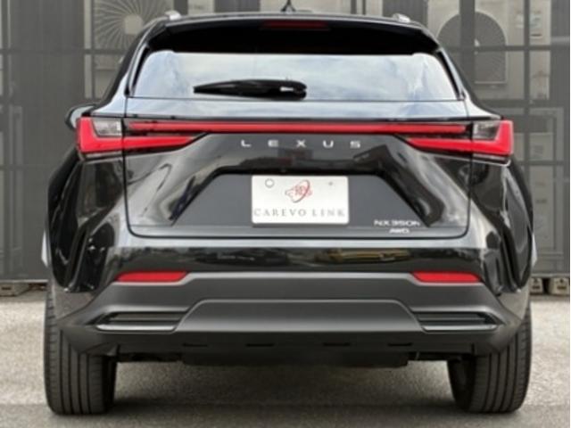 ＮＸ ＮＸ３５０ｈ　バージョンＬ　４ＷＤ　ワンオーナー　スライドガラスサンルーフ　フルレザーパワーシート　前後シートヒーター　シートエアコン　ステアリングヒーター　２０ＡＷ　ＬＫＡ　ＢＳＭ　ＰＳＢ　ＬＥＤヘッドライト　フォグランプ（6枚目）