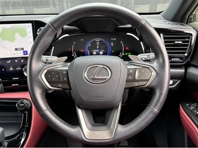 ＮＸ ＮＸ３５０ｈ　バージョンＬ　４ＷＤ　ワンオーナー　スライドガラスサンルーフ　フルレザーパワーシート　前後シートヒーター　シートエアコン　ステアリングヒーター　２０ＡＷ　ＬＫＡ　ＢＳＭ　ＰＳＢ　ＬＥＤヘッドライト　フォグランプ（11枚目）