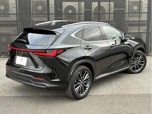 ＮＸ ＮＸ３５０ｈ　バージョンＬ　４ＷＤ　ワンオーナー　スライドガラスサンルーフ　フルレザーパワーシート　前後シートヒーター　シートエアコン　ステアリングヒーター　２０ＡＷ　ＬＫＡ　ＢＳＭ　ＰＳＢ　ＬＥＤヘッドライト　フォグランプ（30枚目）
