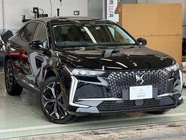 ＤＳ４ リヴォリ　Ｅ－テンス　認定中古車　ワンオーナー　フルレザー　ＳＲ　純正ナビ　パワーバックドア　ＥＴＣ　ドラレコ　ヘッドアップディスプレイ　ワイヤレスチャージャー　全方位カメラ　ＬＥＤ（4枚目）