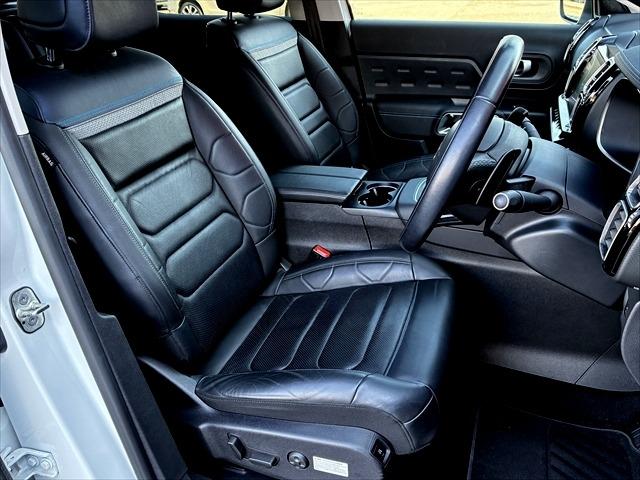 Ｃ５エアクロス シャインパック　ブルーＨＤｉ　弊社下取り車　認定中古車　ワンオナ　電動革シート　ＳＲ　ＥＴＣ　ＦＲドラレコ　ＬＥＤ　ナビ　フットテールゲート　ワイヤレスチャージャー　Ｐセンサー　クルコン　スマキー　１８ＡＷ　フォグ　ルーフレール（8枚目）