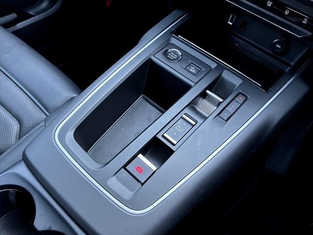 Ｃ５エアクロス シャインパック　ブルーＨＤｉ　弊社下取り車　認定中古車　ワンオナ　電動革シート　ＳＲ　ＥＴＣ　ＦＲドラレコ　ＬＥＤ　ナビ　フットテールゲート　ワイヤレスチャージャー　Ｐセンサー　クルコン　スマキー　１８ＡＷ　フォグ　ルーフレール（14枚目）