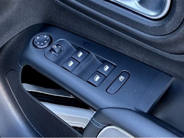 Ｃ５エアクロス シャインパック　ブルーＨＤｉ　弊社下取り車　認定中古車　ワンオナ　電動革シート　ＳＲ　ＥＴＣ　ＦＲドラレコ　ＬＥＤ　ナビ　フットテールゲート　ワイヤレスチャージャー　Ｐセンサー　クルコン　スマキー　１８ＡＷ　フォグ　ルーフレール（38枚目）