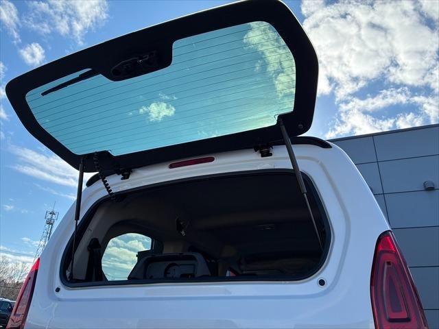 ベルランゴ ロング　マックス　ブルーＨＤｉ　弊社デモカー　保証継承　認定中古車　パノラマガラスルーフ　７人乗り　純正１６ＡＷ　アクティブクルーズコントロール　ＬＥＤ　バックカメラ　スマートキー　ＵＳＢ（68枚目）