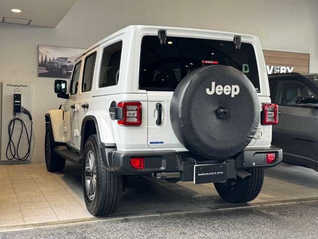 ジープ・ラングラーアンリミテッド サハラ 認定中古車 ワンオーナー 禁煙車 地上デジタルチューナーLEDヘッドランプ ブラインドスポットモニター ハンドルヒーター シートヒーター(9枚目)