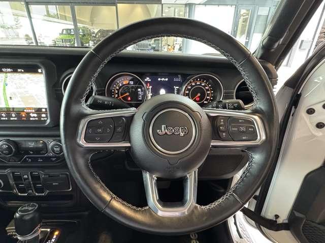 ジープ・ラングラーアンリミテッド サハラ 認定中古車 ワンオーナー 禁煙車 地上デジタルチューナーLEDヘッドランプ ブラインドスポットモニター ハンドルヒーター シートヒーター(11枚目)