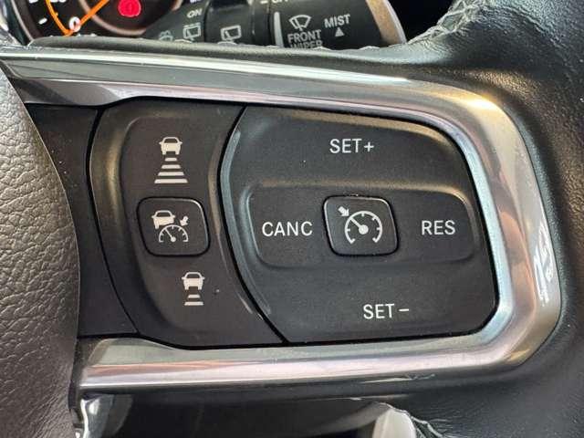 ジープ・ラングラーアンリミテッド サハラ 認定中古車 ワンオーナー 禁煙車 地上デジタルチューナーLEDヘッドランプ ブラインドスポットモニター ハンドルヒーター シートヒーター(13枚目)