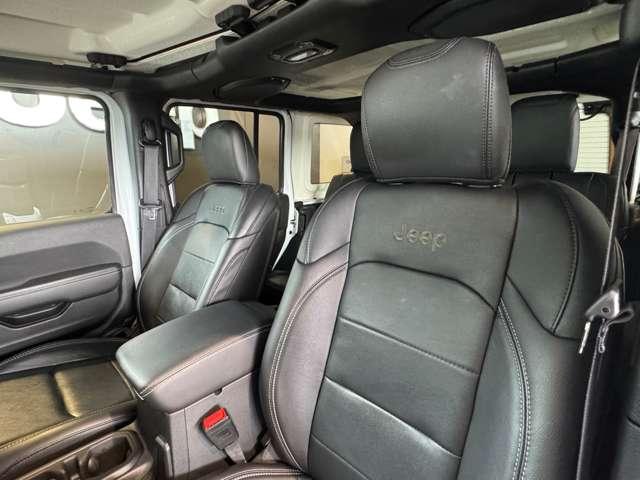 ジープ・ラングラーアンリミテッド サハラ 認定中古車 ワンオーナー 禁煙車 地上デジタルチューナーLEDヘッドランプ ブラインドスポットモニター ハンドルヒーター シートヒーター(19枚目)