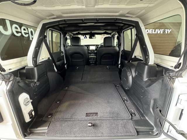 ジープ・ラングラーアンリミテッド サハラ 認定中古車 ワンオーナー 禁煙車 地上デジタルチューナーLEDヘッドランプ ブラインドスポットモニター ハンドルヒーター シートヒーター(25枚目)