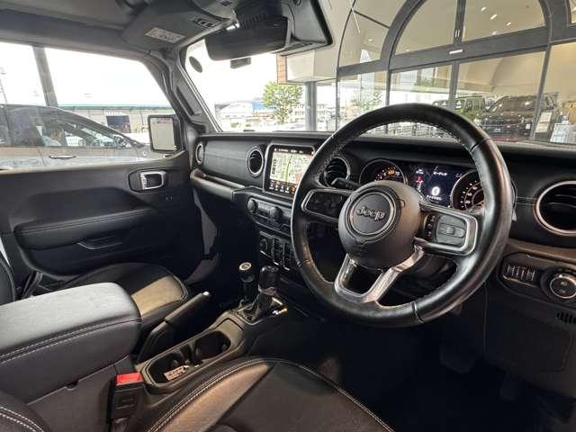 ジープ・ラングラーアンリミテッド サハラ ワンオーナー 禁煙車 ドライブレコーダー 認定中古車 地上デジタルチューナー アップルカープレー シートヒーター ハンドルヒーター(10枚目)