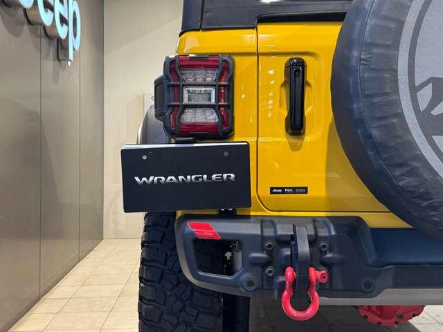 ジープ・ラングラー ルビコン・ソフトトップ ワンオーナー 認定中古車 ドライブレコーダー 禁煙車 マッドテレーンタイヤ 地上デジタルチューナー LEDヘッドライト シートヒーター(10枚目)