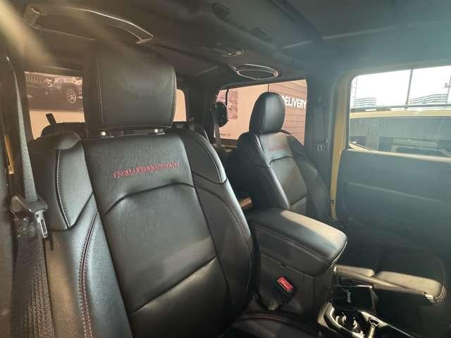 ジープ・ラングラー ルビコン・ソフトトップ ワンオーナー 認定中古車 ドライブレコーダー 禁煙車 マッドテレーンタイヤ 地上デジタルチューナー LEDヘッドライト シートヒーター(13枚目)