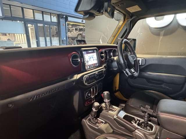 ジープ・ラングラー ルビコン・ソフトトップ ワンオーナー 認定中古車 ドライブレコーダー 禁煙車 マッドテレーンタイヤ 地上デジタルチューナー LEDヘッドライト シートヒーター(25枚目)