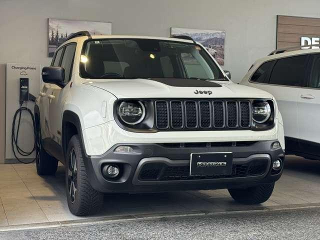 ジープ・レネゲード トレイルホーク ドライブレコーダー認定中古車 禁煙車 地上デジタルチューナー アップルカープレー ブラインドスポットモニター バックカメラ ETC2.0(6枚目)