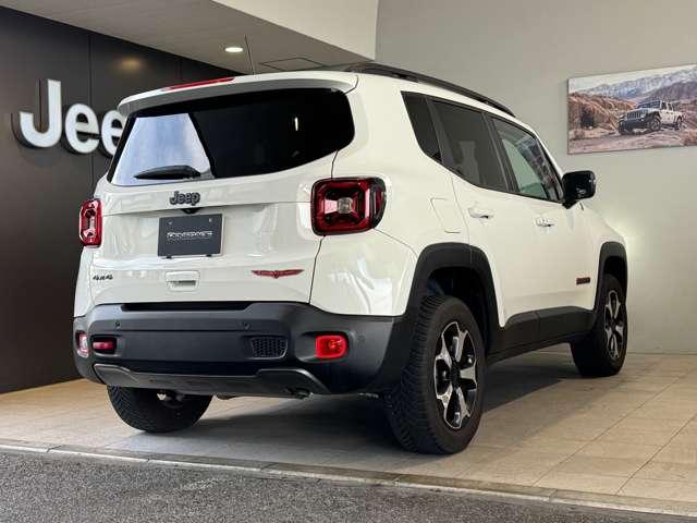 ジープ・レネゲード トレイルホーク ドライブレコーダー認定中古車 禁煙車 地上デジタルチューナー アップルカープレー ブラインドスポットモニター バックカメラ ETC2.0(7枚目)