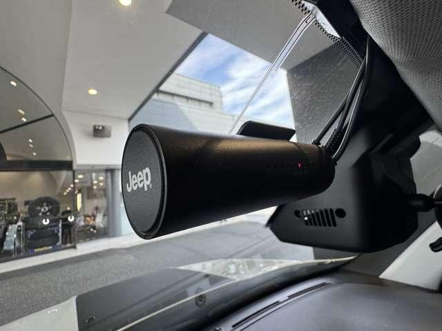 ジープ・レネゲード トレイルホーク ドライブレコーダー認定中古車 禁煙車 地上デジタルチューナー アップルカープレー ブラインドスポットモニター バックカメラ ETC2.0(26枚目)