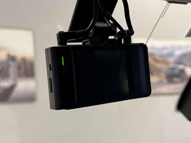 ジープ・レネゲード4xe アップランド 4xe 認定中古車 限定車 ワンオーナー PHEV ドライブレコーダー 禁煙車 アップルカープレー レーンセンサー ブラインドスポットモニター(27枚目)