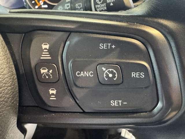 ジープ・ラングラーアンリミテッド スポーツアルティテュード ワンオーナー 禁煙車 ブラックホイール 認定中古車 アップルカープレー LEDヘッドランプ ブラインドスポットモニター ETC バックカメラ(13枚目)